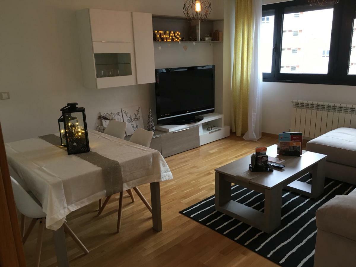 Alojamiento La Rosaleda Ponferrada Esterno foto